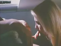 سه بالرین با لرزاننده صورتی روی زمین گربه را بهترین سکسهای جهان لیس زده و خودارضایی می کنند