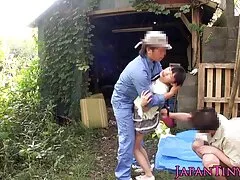 جوجه های رنگ آمیزی شده به سکونتگاه ها عمیق می دهند و اسپرم را بهترینسکس دنیا می بلعند