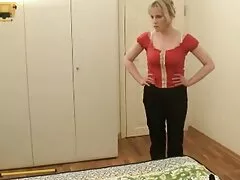 تازه عروس ها در اتاق خواب روی تخت همسر فاک می کنند بهترین فیلمهای سکسی جهان