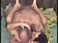 یک مرد بالغ به سکس بهترین زنان دنیا نوبه خود سه دختر پرشور را لوس می کند