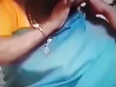 لاتینا با یک لباس سفید بهترین سایت های سکسی دنیا با یک مرد روی تخت fucks